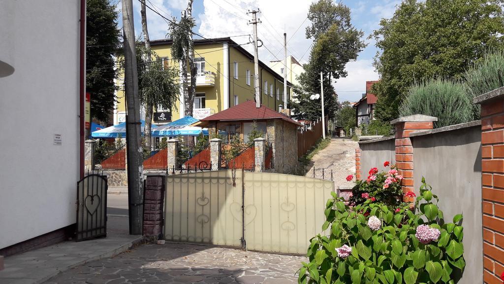 Sadyba Margaryta Truskavets Buitenkant foto